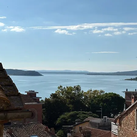 아파트 Castle With View *